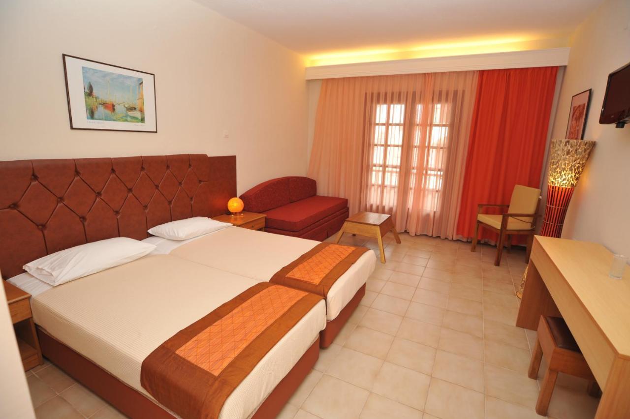 Xenios Possidi Paradise Hotel 외부 사진